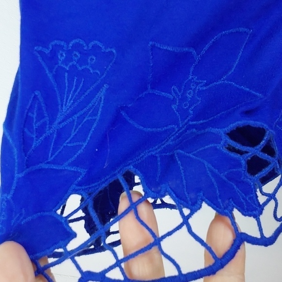 Cable & Gauge- Womens Royal Blue Top Lazer Cut Sleeves Stunning Bright Blue Sz.L - Picture 3 of 7